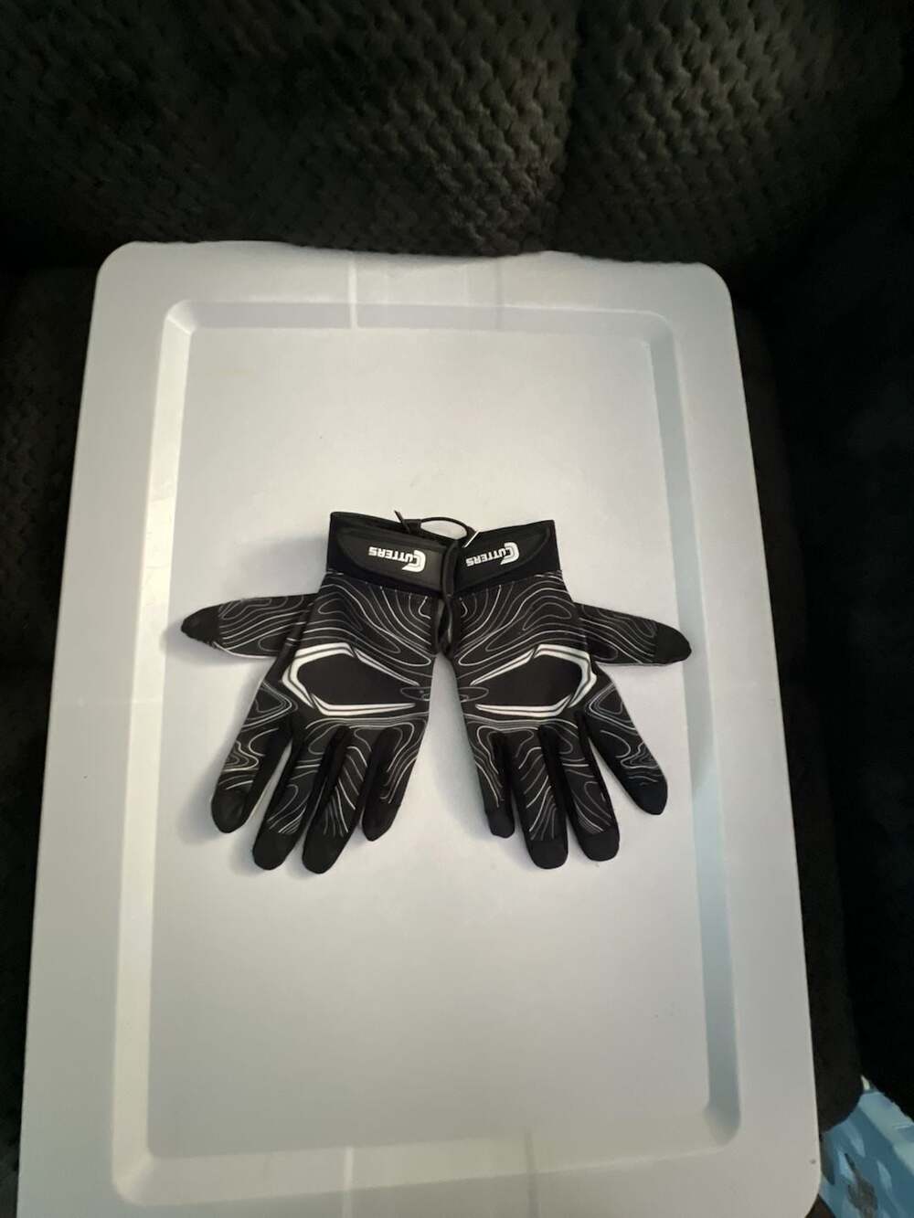 Cutters Game Day Receiver Football Gloves Black Topo